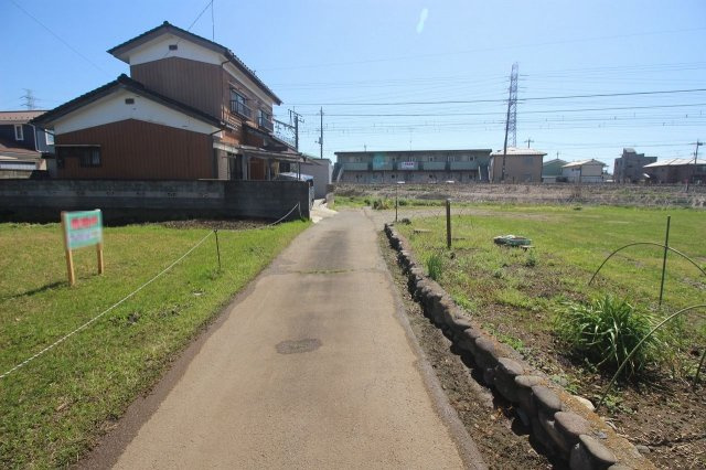 小山市乙女3丁目の前面道路含む現地写真|南側道路（2024年4月撮影）