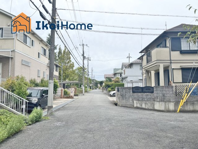 神戸市西区桜が丘東町６丁目　土地の周辺|●資料・カタログのご請求無料●　木津小学校までは徒歩9分、桜が丘中学校までは徒歩18分。