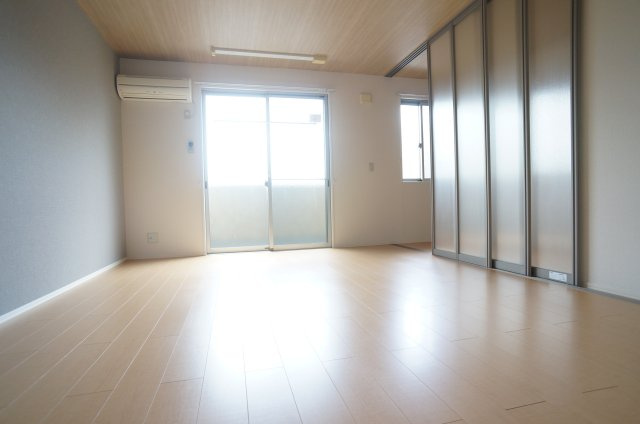 オッツ荒牧南の居間・リビング