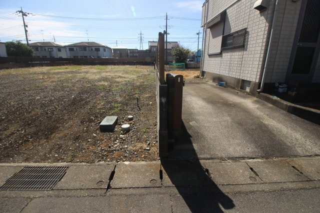 小山市西城南4丁目の外観|西側との境界部分（2024年2月撮影）