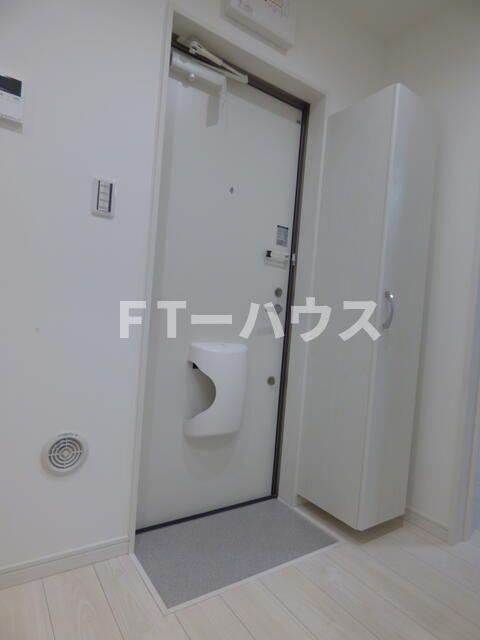 ドムス八千代の玄関