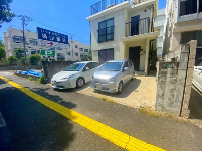 【駐車場】 | 東千田町戸建 | 敷地内駐車場有り！