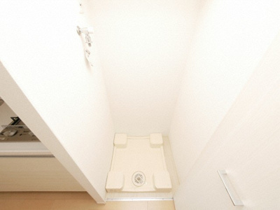 【設備】 | アドバンス大阪グロウスⅡ | 洗濯機置場