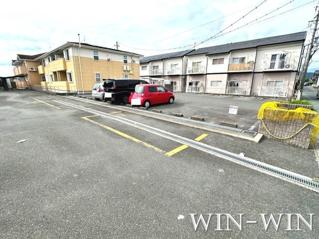 サンリット Bの駐車場