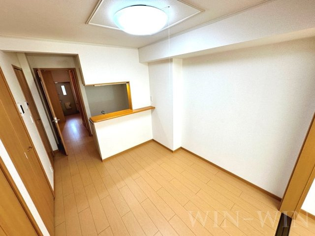 サンリット Bの居間・リビング