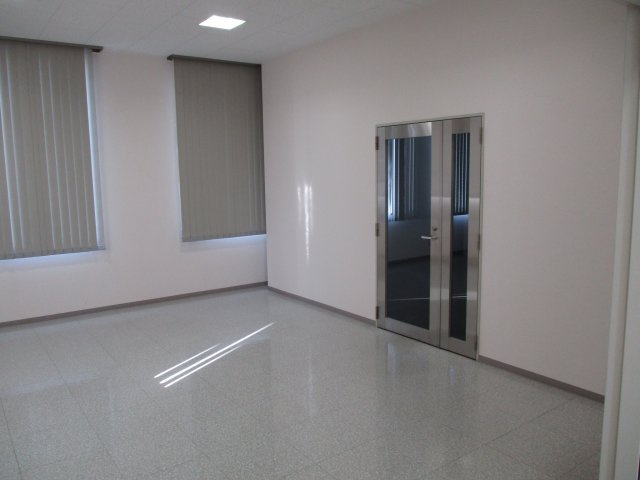 泉都ビルのロビー|清潔なロビーです