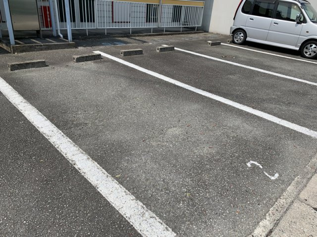 グランサレの駐車場