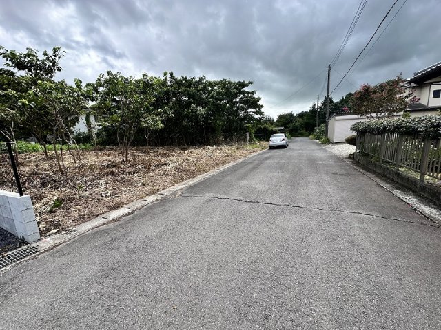 【前面道路含む現地写真】