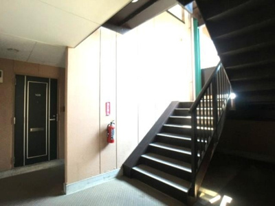 【その他共用部分】 | ポワールガーデンⅡ | 駐輪場がありませんので、階段下等をご利用下さい