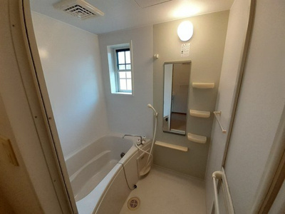 【浴室】 | ヴェルサン・アベニュⅡ