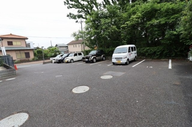アルカンシェルの駐車場