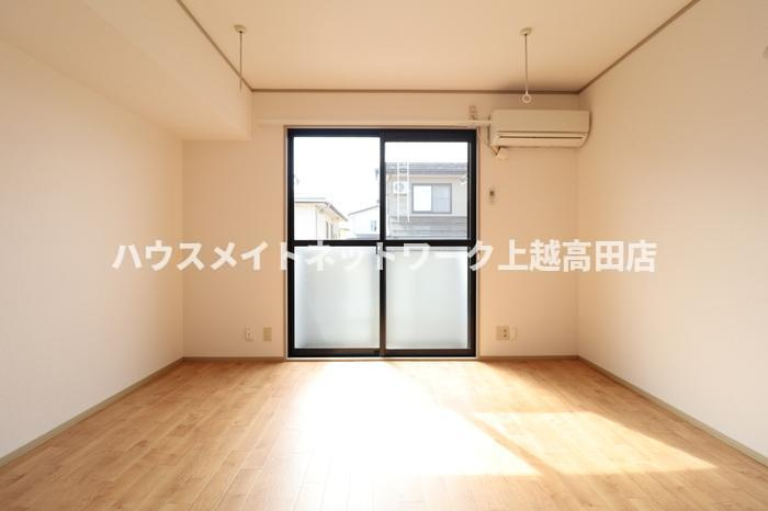J'sパレスⅡ（ジェイズパレスⅡ）の居間・リビング|洋室8.06帖