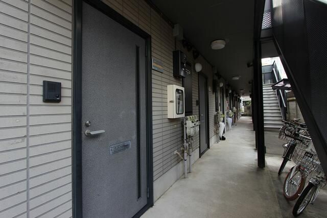 Jパレス笹塚のエントランス