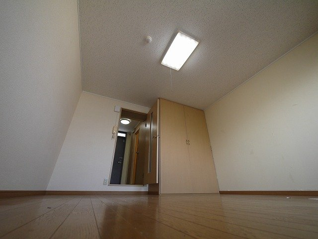 レオパレス冨田の洋室|広々とした洋室です