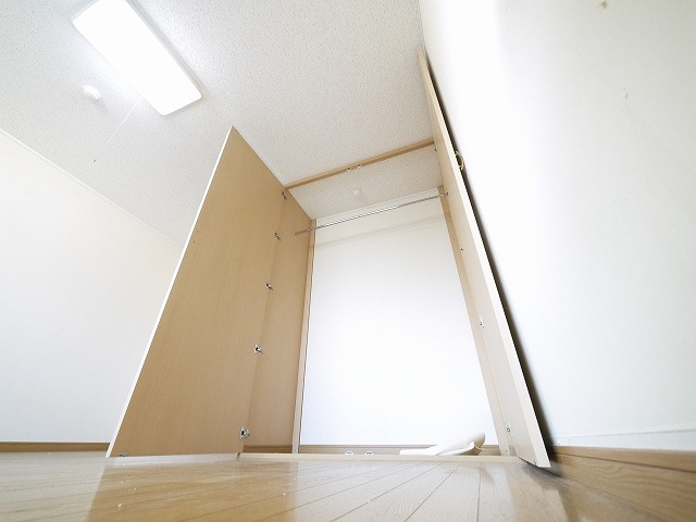 レオパレス冨田の収納|たっぷりとした収納スペースです