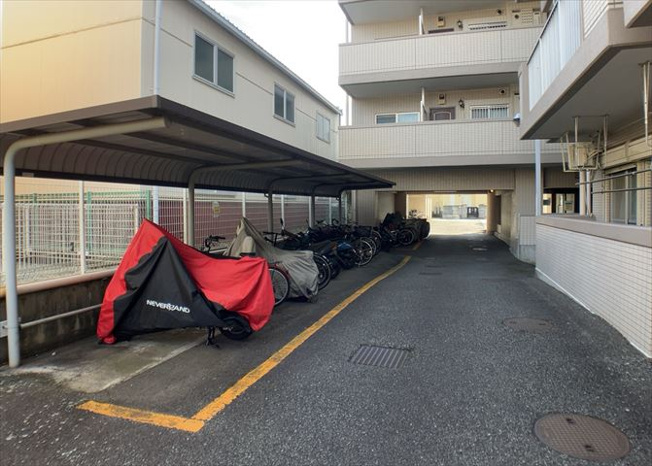 【駐輪場】 | 愛甲石田ダイヤモンドマンション | マンションの駐輪場は、事前に空きがあるか確認を取ると安心です。せっかく入居したのに駐輪スペースがない！なんてことになったら大変ですよね。そこで、内見時や購入前にはまず事前に確認しておくと良いでしょう。