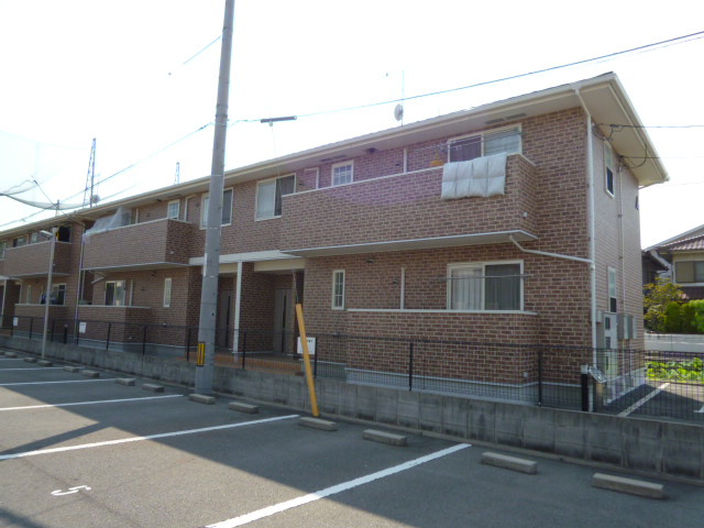 倉敷市連島町鶴新田のアパートの外観