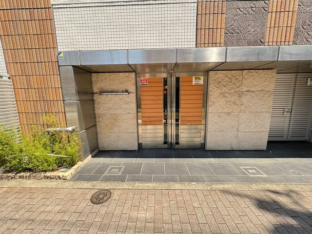 アスコットパーク上野のエントランス