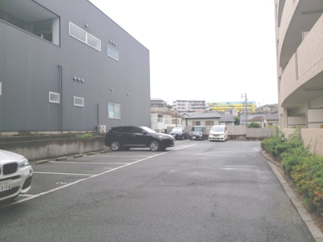 リュイール桃山台の駐車場|☆神戸市垂水区　リュイール桃山台☆
