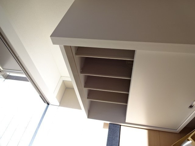 シャインガーデンの玄関