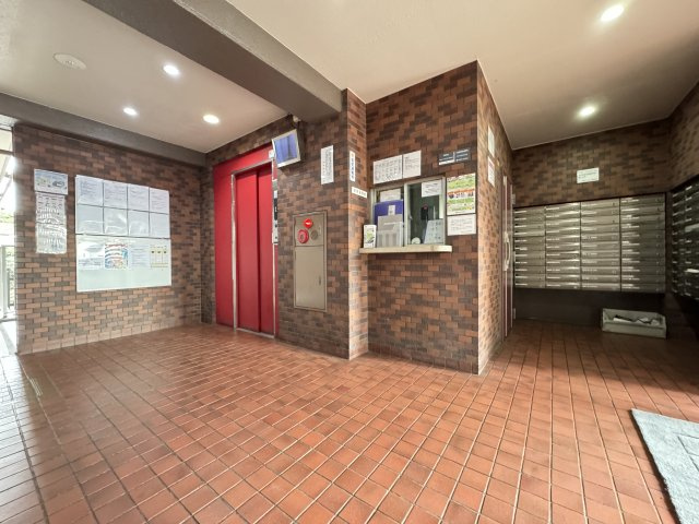 日商岩井木場マンションのその他共用部分|広々としたエントランスホール