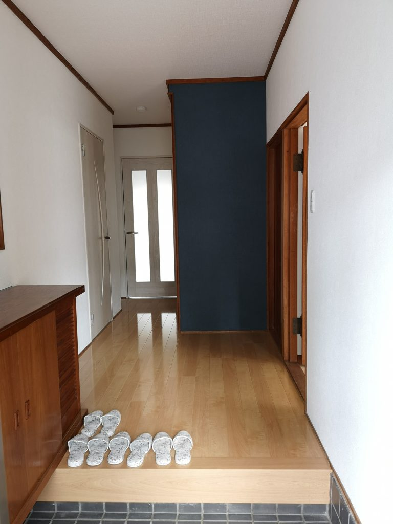 下伊台中古戸建の玄関