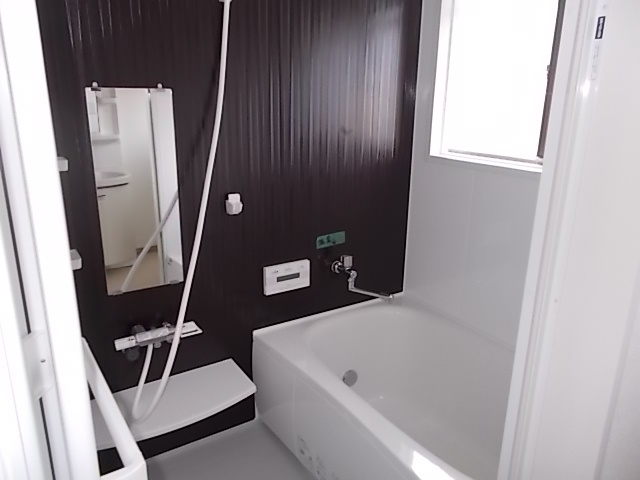 下伊台中古戸建の浴室