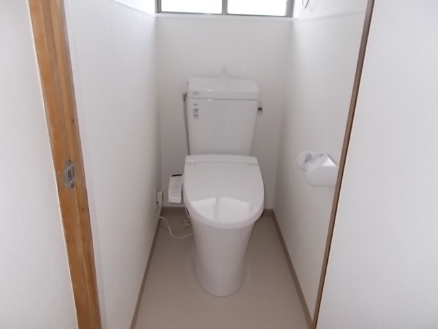 下伊台中古戸建のトイレ