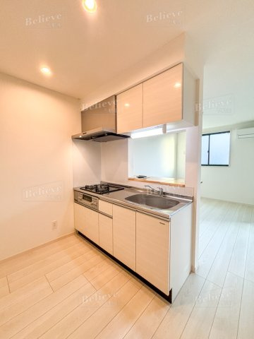 アネシス久留米のキッチン|3口コンロ・グリル付きの使いやすいシステムキッチンです♪