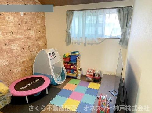 神戸市西区二ツ屋1丁目　中古戸建の洋室|2階洋室、約5.1帖。西側のお部屋です。