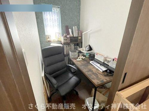 神戸市西区二ツ屋1丁目　中古戸建の収納|2階納戸、約1.5帖。書斎としてもお使いいただけます♪
