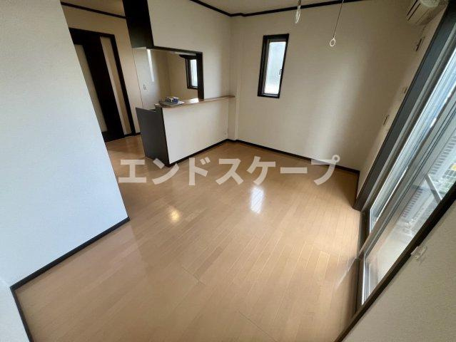 ドゥフレメゾンの居間・リビング|高崎、前橋、伊勢崎エリアのお部屋探しはエンドスケープまで！お客様の理想お聞かせ下さい♪