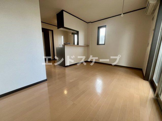 ドゥフレメゾンの居間・リビング|高崎、前橋、伊勢崎エリアのお部屋探しはエンドスケープまで！お客様の理想お聞かせ下さい♪