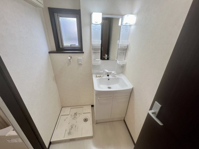 ドゥフレメゾンの洗面所|高崎、前橋、伊勢崎エリアのお部屋探しはエンドスケープまで！お客様の理想お聞かせ下さい♪