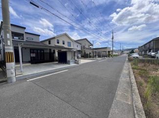 【前面道路含む現地写真】