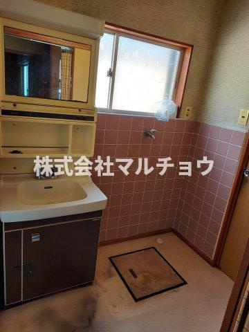 下万呂戸建ての独立洗面台|使いやすい独立洗面台です