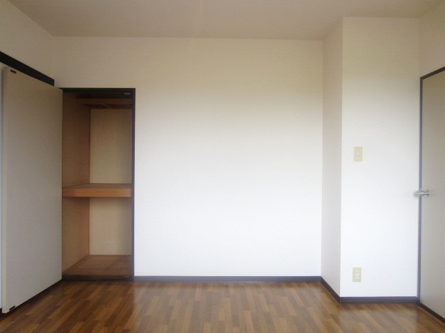 【寝室】