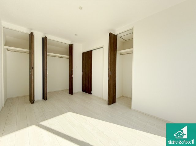 豊能郡豊能町ときわ台　第5期　新築一戸建ての洋室|収納スペースが充実しているので子供の成長に合わせてたくさん収納ができます！家族構成に合わせた様々な活用ができる収納！