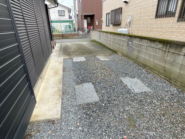玉村町南玉　中古の駐車場