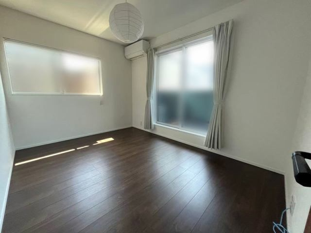 高知市一宮徳谷中古戸建ての洋室