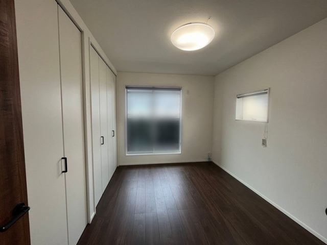 高知市一宮徳谷中古戸建ての洋室