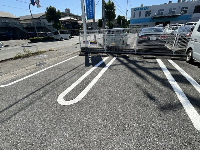 モア　エトワ－ルの駐車場