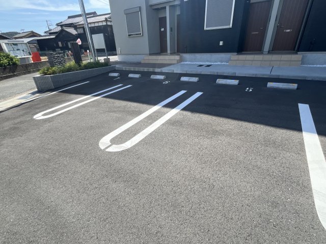 エスポアール姫路東の駐車場
