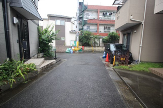 【前面道路含む現地写真】