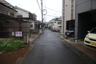 【前面道路含む現地写真】