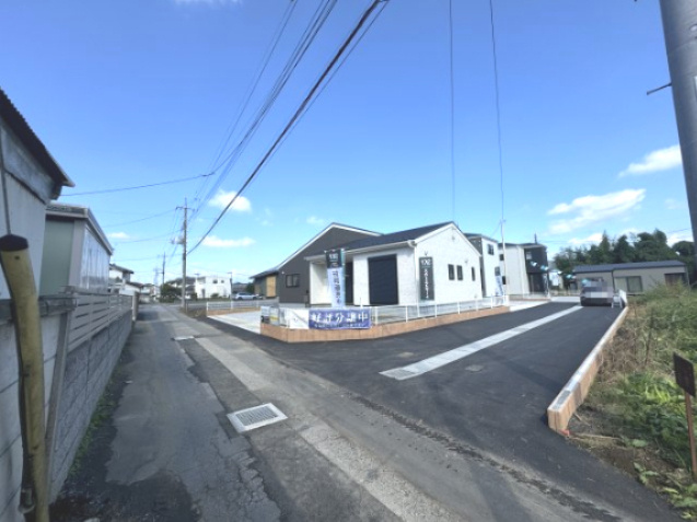 新築　太田市市場町第1　Livele Garden.S　1号棟の前面道路含む現地写真|南西側接道幅員約3.5ｍ