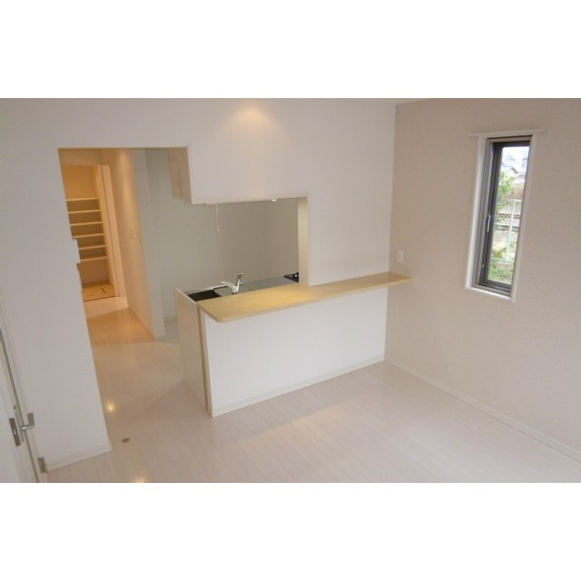 カーサ・レイデンの居間・リビング|ゆったり過ごせる居間です