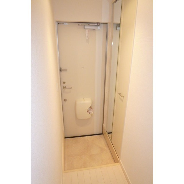 カーサ・レイデンの玄関|収納もある玄関です