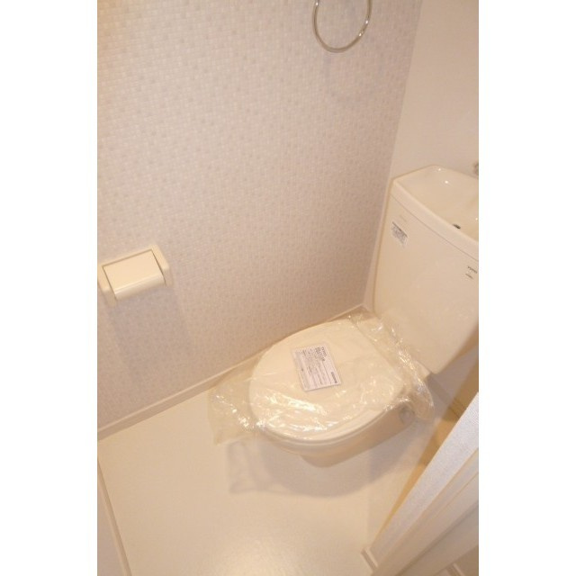 久留米市山川町のアパートのトイレ|ゆったりとした空間のトイレです
