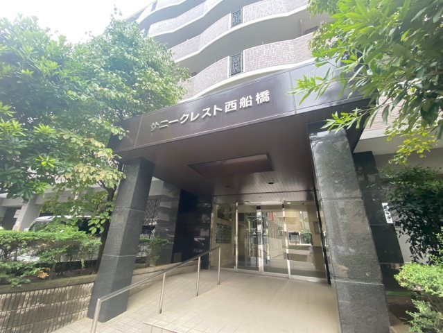 サニークレスト西船橋のエントランス